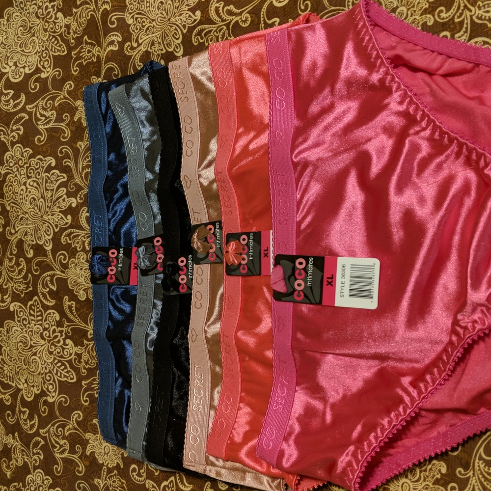 Lingerie - Picture 2 of 7
